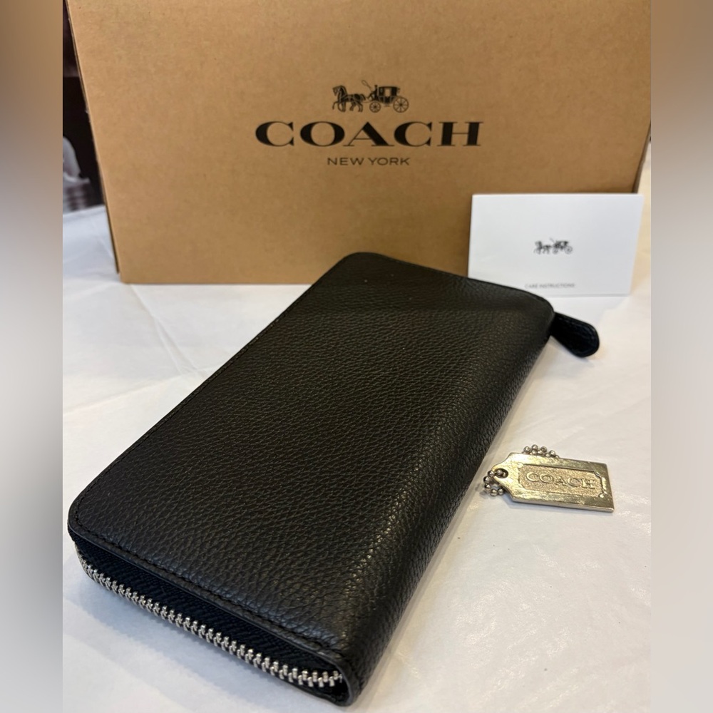 NWT COACH LIMITED EDITION STUDDED SCRIPT ZIPPER WALLET
7.5" (L) × 4" (H) - Picture 11 of 13